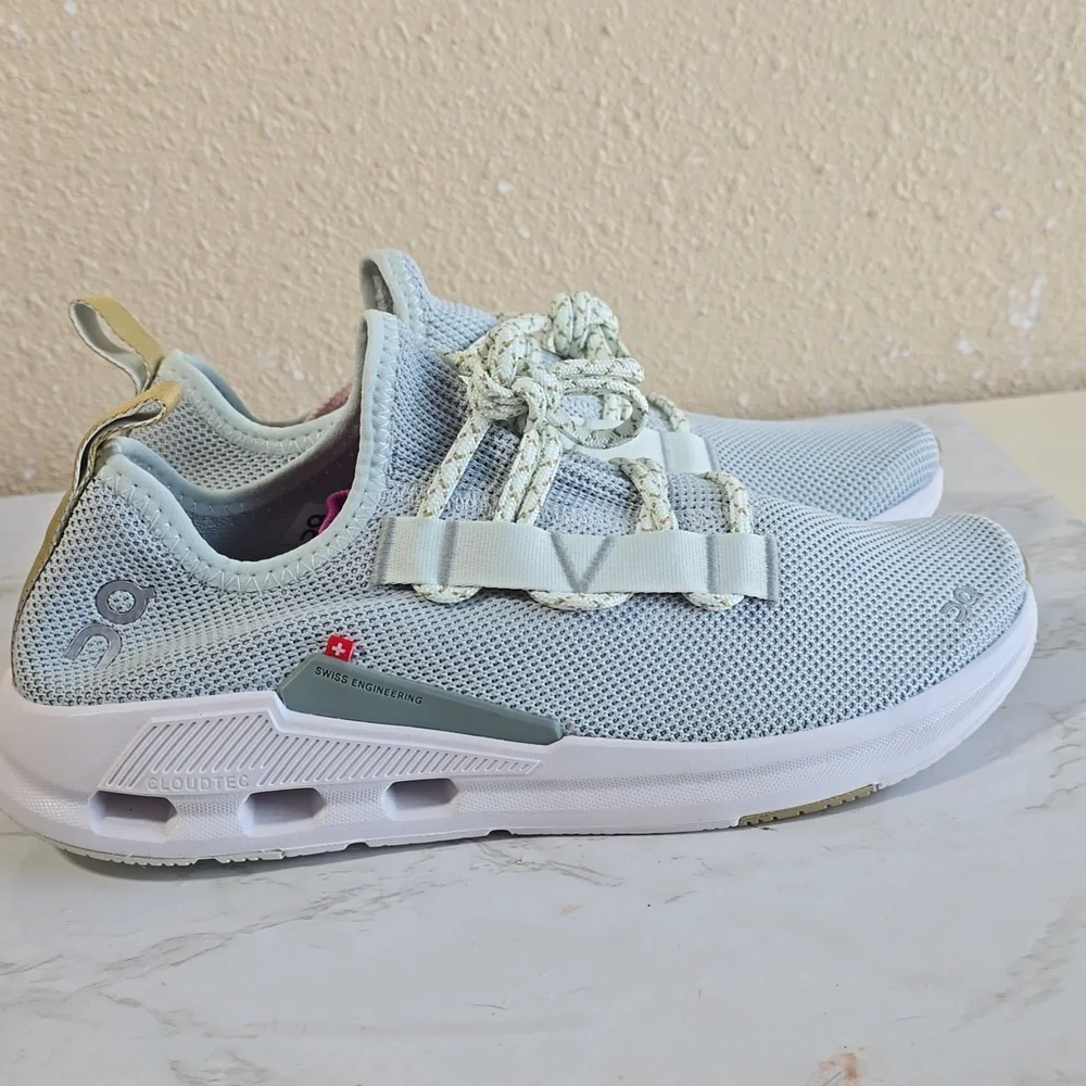 On Cloud Cloudeasy Light Gray Athletic Sneakers - Picture 9 of 14